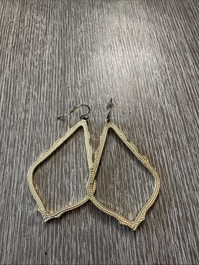 Kendra Scott Gold Textured Open-Frame Drop Earrings